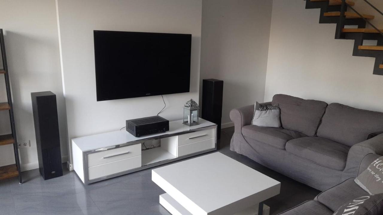 Dom Dabrowka Poznan Apartment Paledzie Екстериор снимка