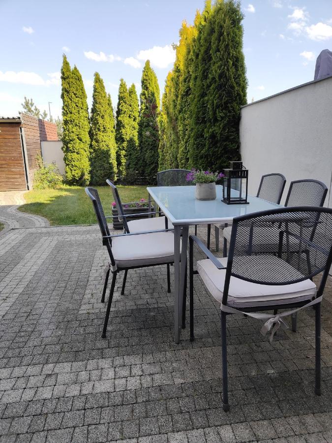 Dom Dabrowka Poznan Apartment Paledzie Екстериор снимка